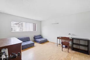 12940 Riverside Dr, Los Angeles, CA 91423 - Photo 5