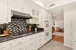 1225 S Orange Grove Blvd, Pasadena, CA 91105 - Photo 15