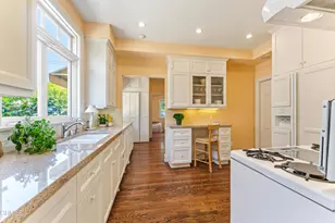 704 S Oakland Ave, Pasadena, CA 91106 - Photo 19
