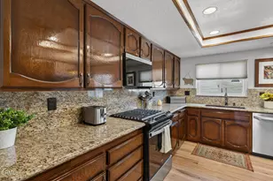 12330 Magnolia Blvd, Valley Village, CA 91607 - Photo 13