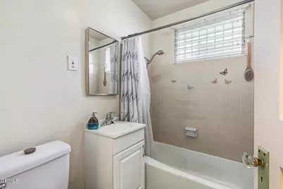 424 W Arbor Vitae Street, Inglewood, CA 90301 - Photo 17