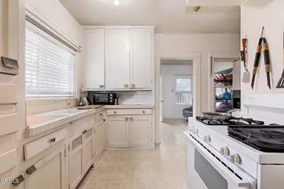 424 W Arbor Vitae Street, Inglewood, CA 90301 - Photo 11