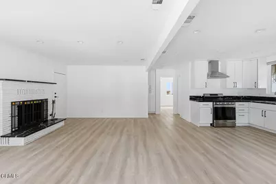 15113 Calle Los Elegantes, Santa Clarita, CA 91390 - Photo 21
