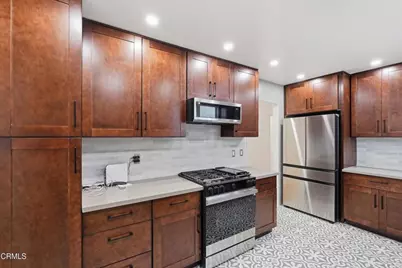 5270 Bellingham Avenue, Los Angeles, CA 91607 - Photo 19