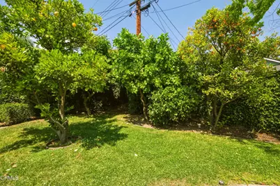 390 San Juan Place, Pasadena, CA 91107 - Photo 25