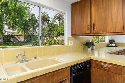 1045 New York Drive, Altadena, CA 91001 - Photo 25