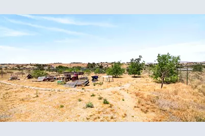 22422 Roundup Way, Apple Valley, CA 92308 - Photo 29