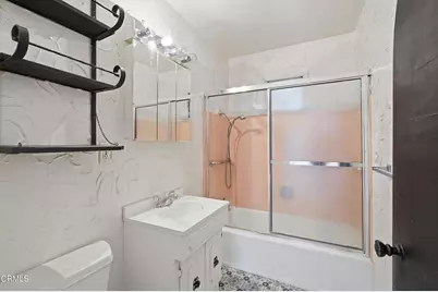 3911 De Longpre Avenue, Los Angeles, CA 90027 - Photo 35