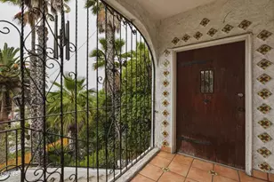 3911 De Longpre Ave, Los Angeles, CA 90027 - Photo 11