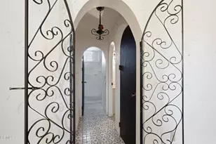 3911 De Longpre Ave, Los Angeles, CA 90027 - Photo 21