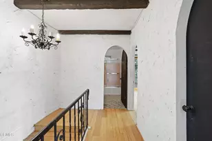 3911 De Longpre Ave, Los Angeles, CA 90027 - Photo 25