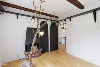 3911 De Longpre Avenue, Los Angeles, CA 90027 - Photo 31