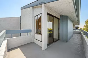 355 S Marengo Ave, Pasadena, CA 91101 - Photo 11