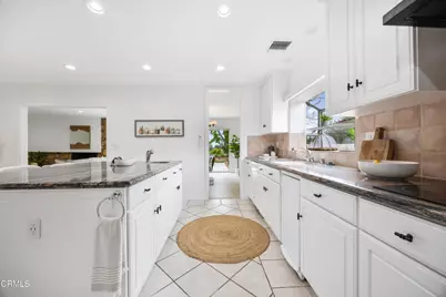 7015 Charrick Place, Tujunga, CA 91042 - Photo 13