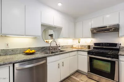 3866 Udell Court, Los Angeles, CA 90027 - Photo 13