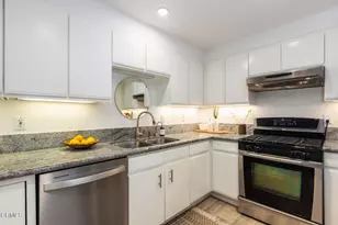 3866 Udell Ct, Los Angeles, CA 90027 - Photo 13