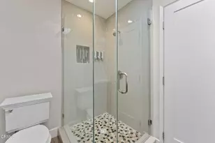 385 S Oakland Ave, Pasadena, CA 91001 - Photo 17
