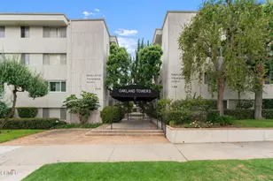 385 S Oakland Ave, Pasadena, CA 91001 - Photo 1