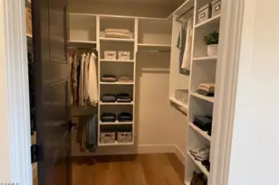 139 S Oak Knoll Ave, Pasadena, CA 91101 - Photo 3