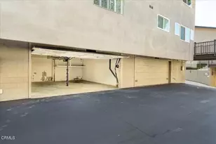823 N Altadena Dr, Pasadena, CA 91107 - Photo 45