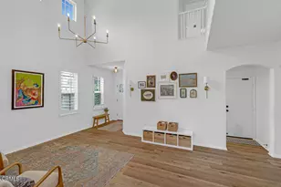 28067 Liana Ln, Valencia, CA 91354 - Photo 9