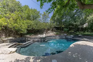 2421 Ridgeway Rd, San Marino, CA 91108 - Photo 39