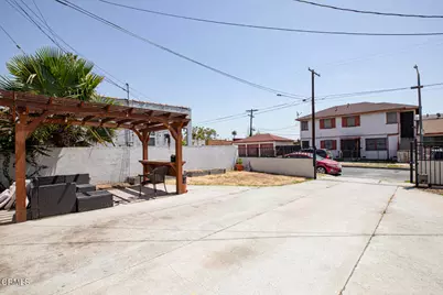 1255 W 85th Street, Los Angeles, CA 90044 - Photo 33