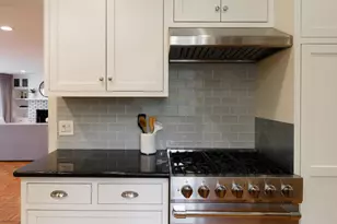 2067 E Woodlyn Rd, Pasadena, CA 91104 - Photo 13