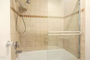 360 S Euclid Ave, Pasadena, CA 91101 - Photo 9