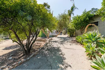 10400 McBroom Street, Los Angeles, CA 91040 - Photo 27