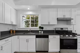 8408 Cozycroft Ave, Los Angeles, CA 91306 - Photo 17