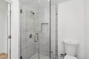 8408 Cozycroft Ave, Los Angeles, CA 91306 - Photo 25