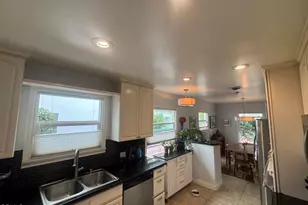 6867 Cantaloupe Ave, Los Angeles, CA 91405 - Photo 11