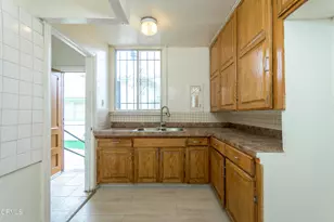 3201 W 21st St, Los Angeles, CA 90018 - Photo 17