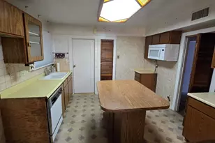 1637 N Garfield Ave, Pasadena, CA 91104 - Photo 9