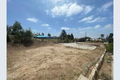 221 E Las Flores Drive, Altadena, CA 91001 - Photo 9