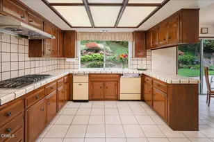 2420 Achilles Dr, Los Angeles, CA 90046 - Photo 15