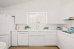 5778 Valerie Ave, Los Angeles, CA 91367 - Photo 19