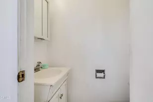 4012 Clayton Ave, Los Angeles, CA 90027 - Photo 17