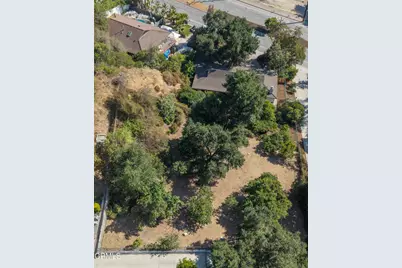 3273 New York Drive, Pasadena, CA  - Photo 3