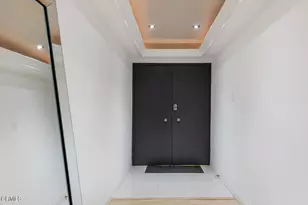 395 S Oakland Ave, Pasadena, CA 91101 - Photo 3