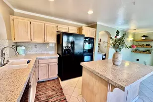 7469 Holloway Rd, Rancho Cucamonga, CA 91730 - Photo 9
