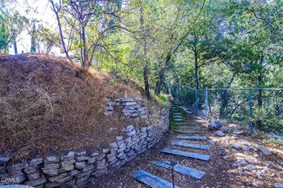 1535 Royal Boulevard, Glendale, CA 91207 - Photo 29