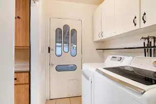 9964 Haines Canyon Ave, Tujunga, CA 91042 - Photo 25