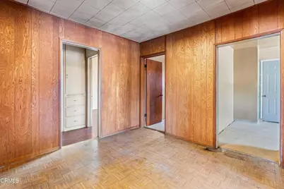 2303 W 25th Street, Los Angeles, CA 90018 - Photo 17