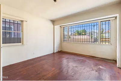 2303 W 25th Street, Los Angeles, CA 90018 - Photo 21