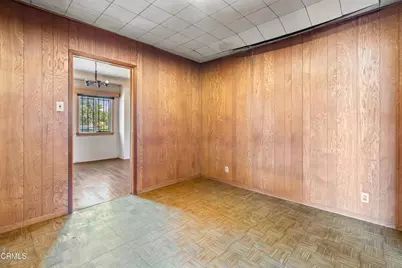 2303 W 25th Street, Los Angeles, CA 90018 - Photo 19