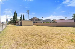 2303 W 25th St, Los Angeles, CA 90018 - Photo 5