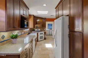 11021 Quill Ave, Sunland, CA 91040 - Photo 19
