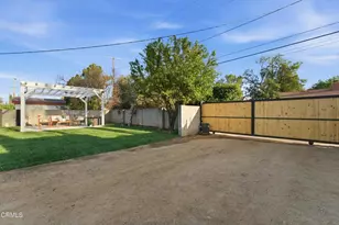 22718 Cantlay St, Los Angeles, CA 91307 - Photo 21